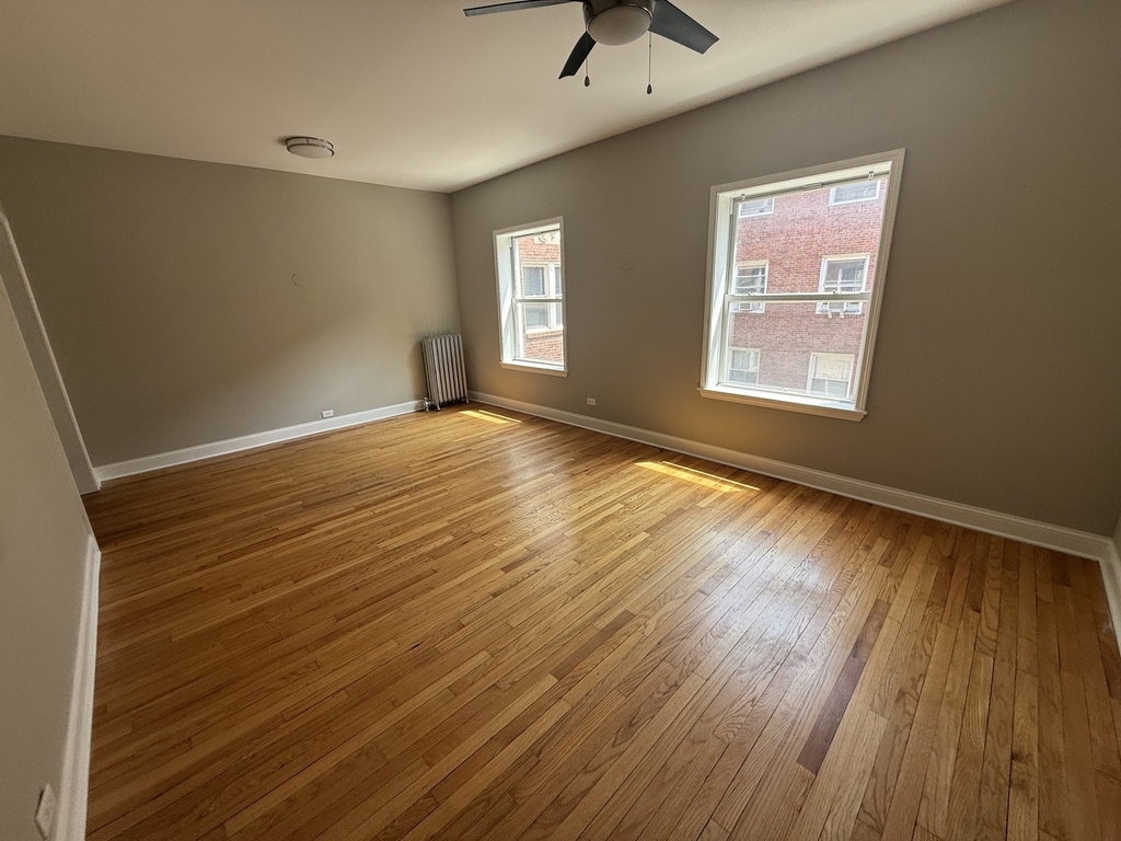 836 E 53rd Street - Photo 3