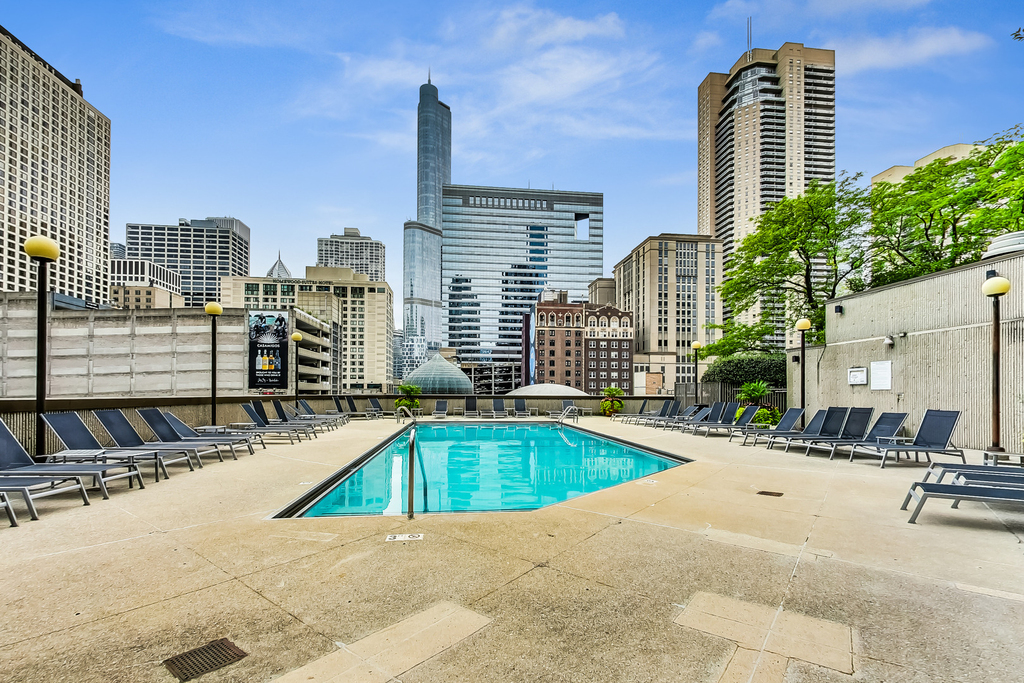 10 E Ontario Street - Photo 31