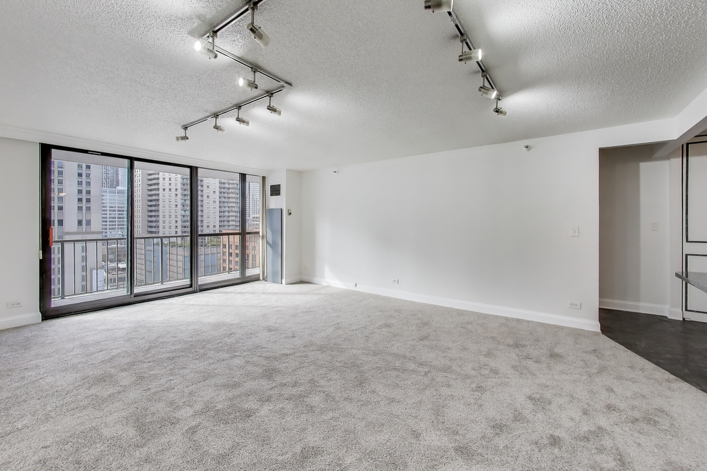 10 E Ontario Street - Photo 7