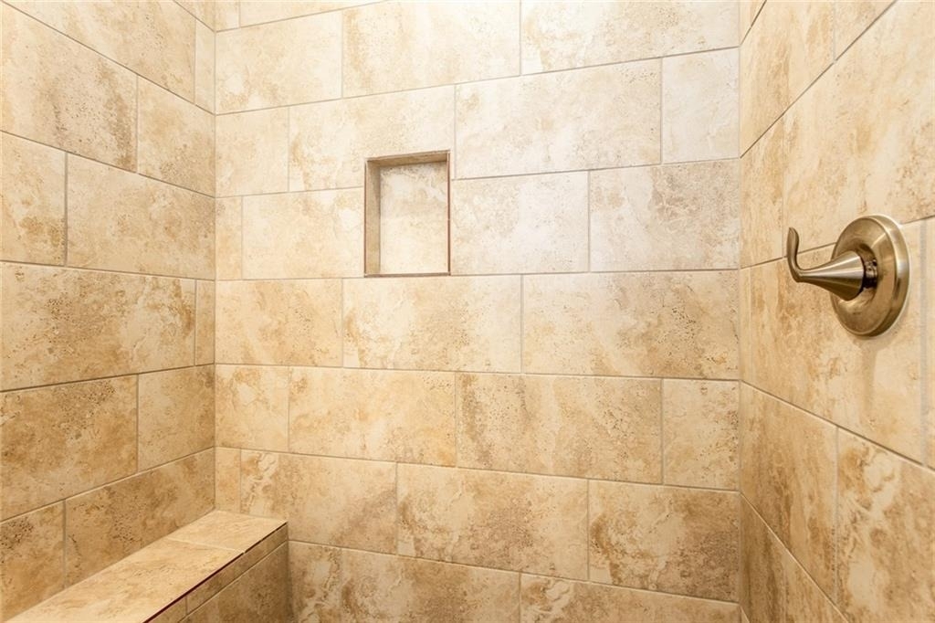 335 Beacons Place - Photo 23
