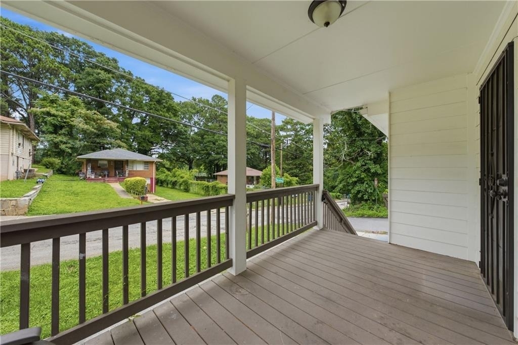 226 Thornton Street Sw - Photo 2