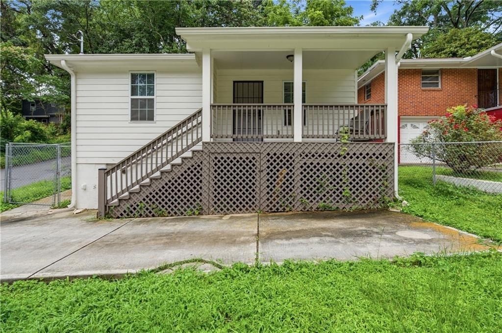 226 Thornton Street Sw - Photo 1
