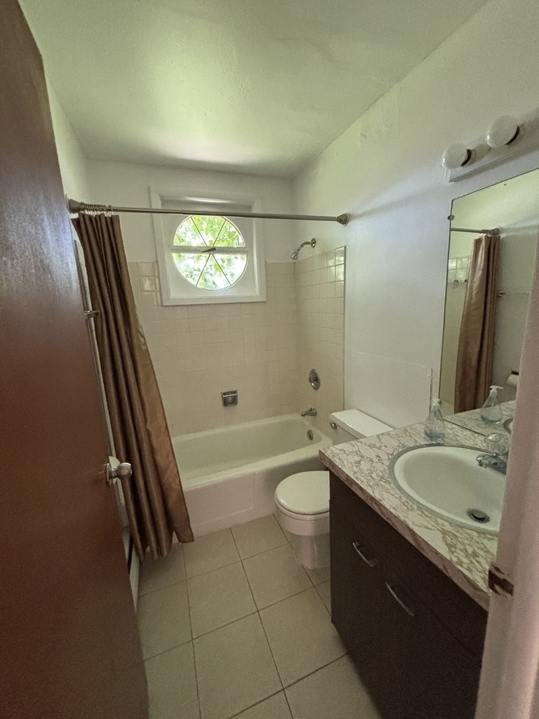 435 Burlington Avenue - Photo 4