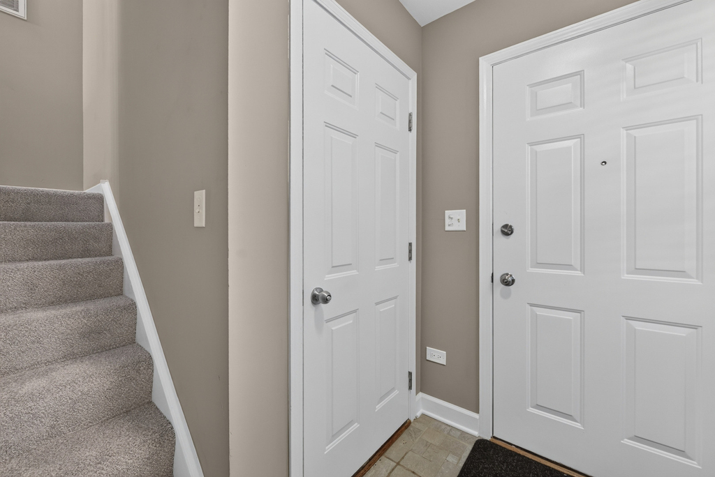 1960 Heron Avenue - Photo 2