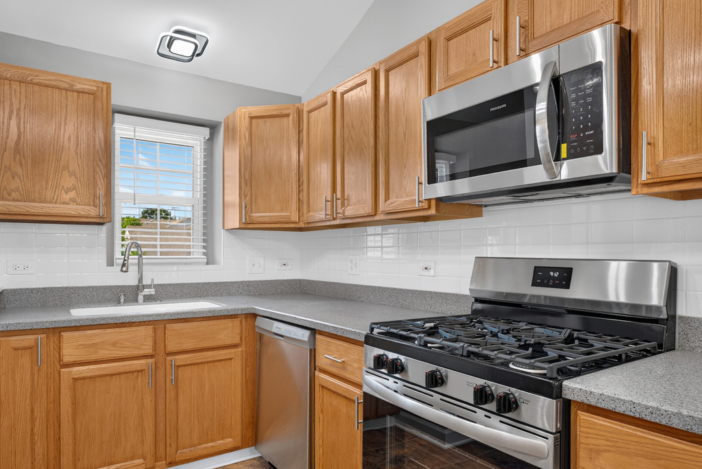 1960 Heron Avenue - Photo 12