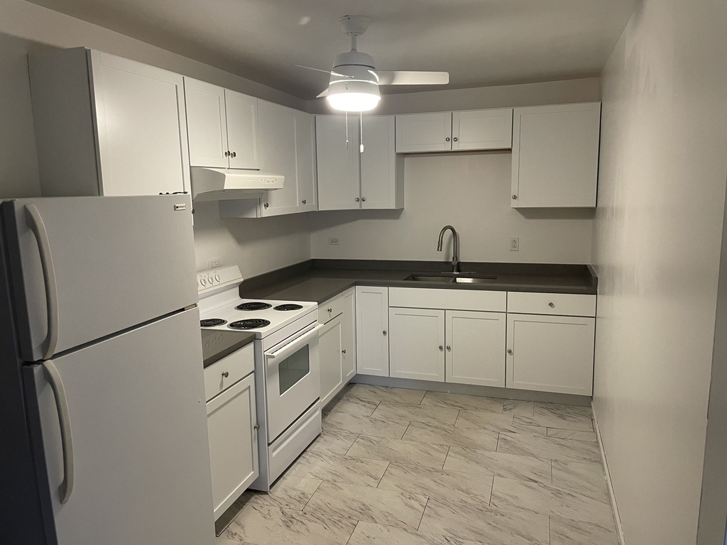 790 Lee Street - Photo 1