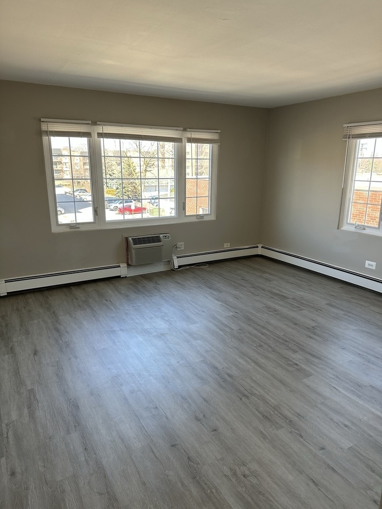 790 Lee Street - Photo 3