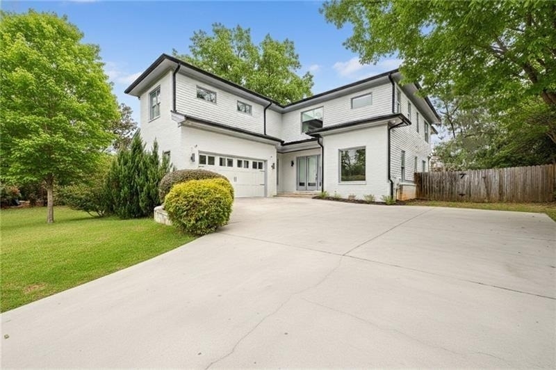 2975 Osborne Road Ne - Photo 0