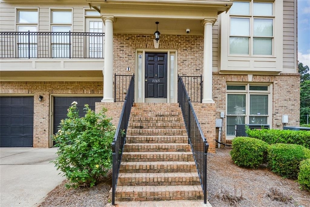 1165 Laurel Place Se - Photo 2
