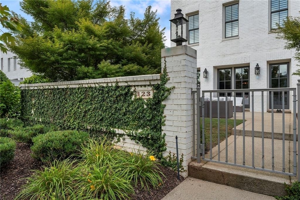 323 S Esplanade - Photo 2