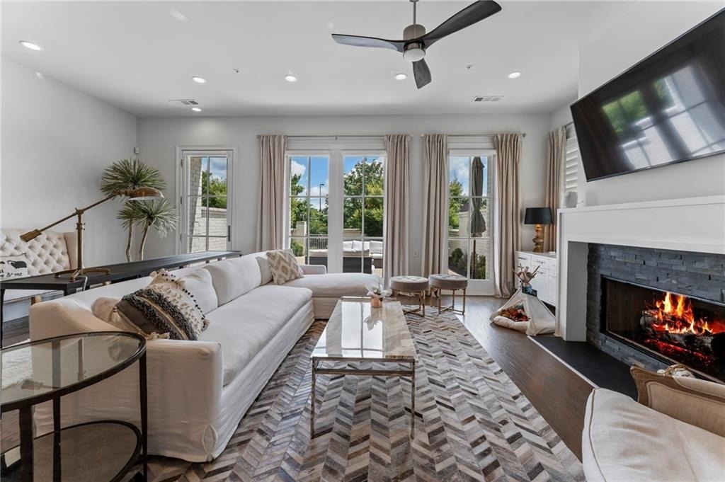 323 S Esplanade - Photo 8