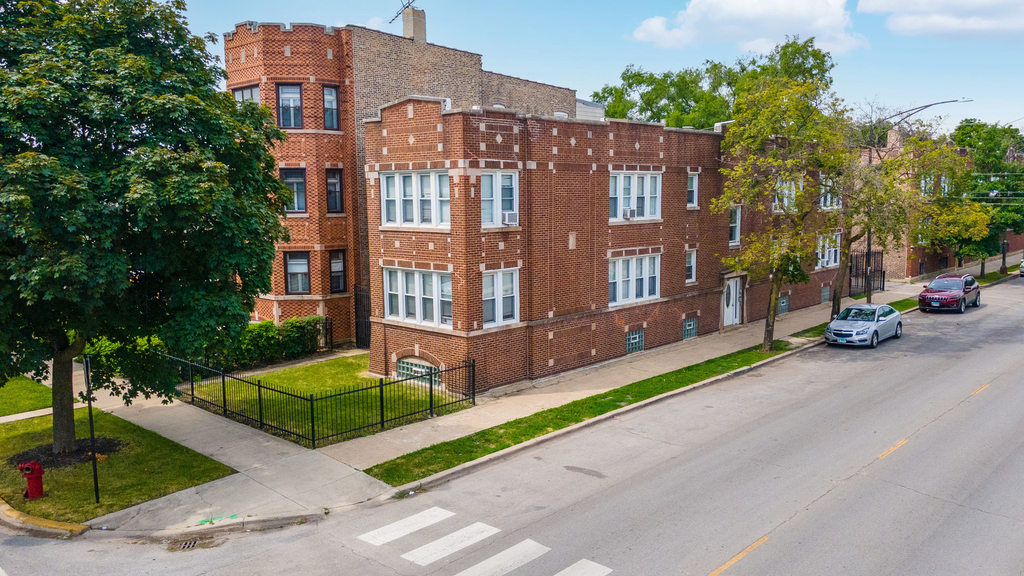1633 W 76th Street - Photo 1