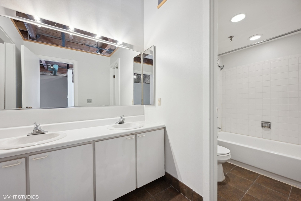 540 N Lake Shore Drive - Photo 9