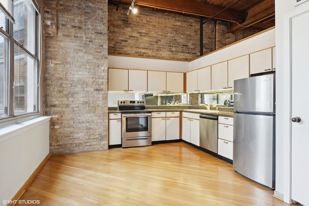 540 N Lake Shore Drive - Photo 4
