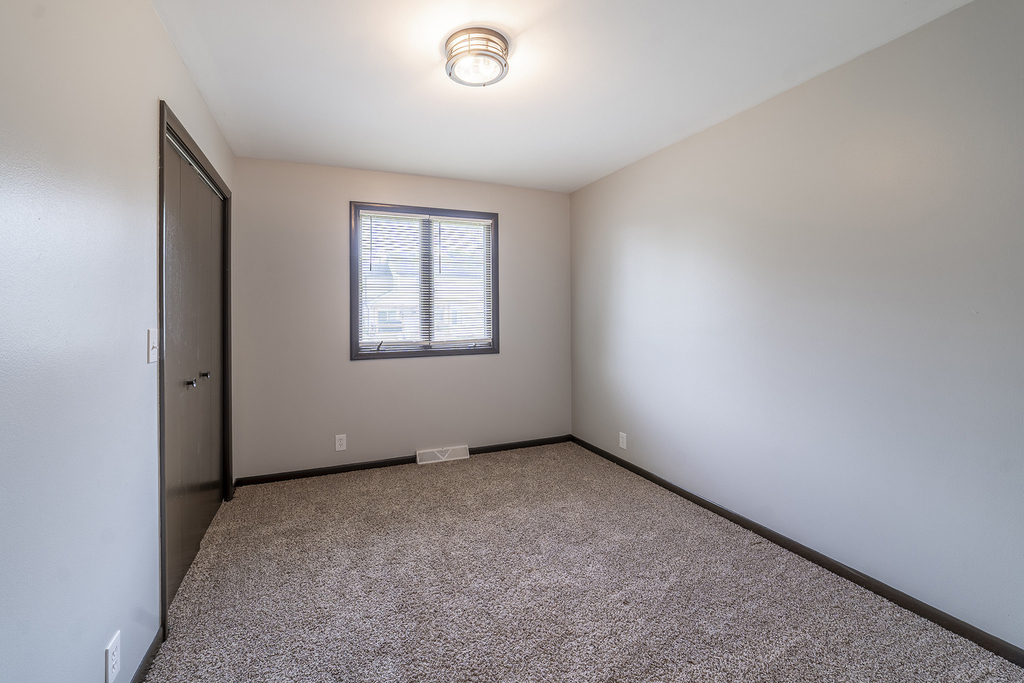 77 Joy Street - Photo 12