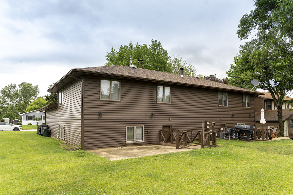77 Joy Street - Photo 1