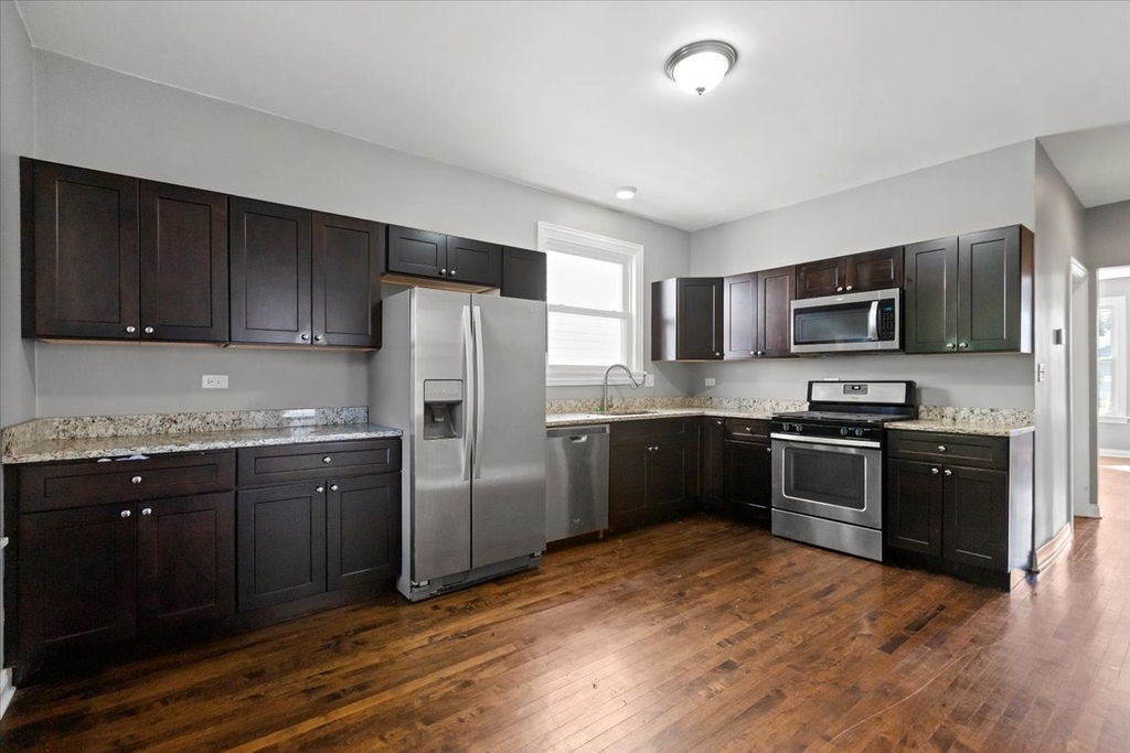 5344 W Eddy Street - Photo 1