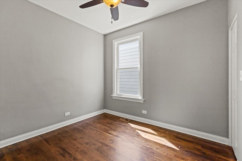 5344 W Eddy Street - Photo 9
