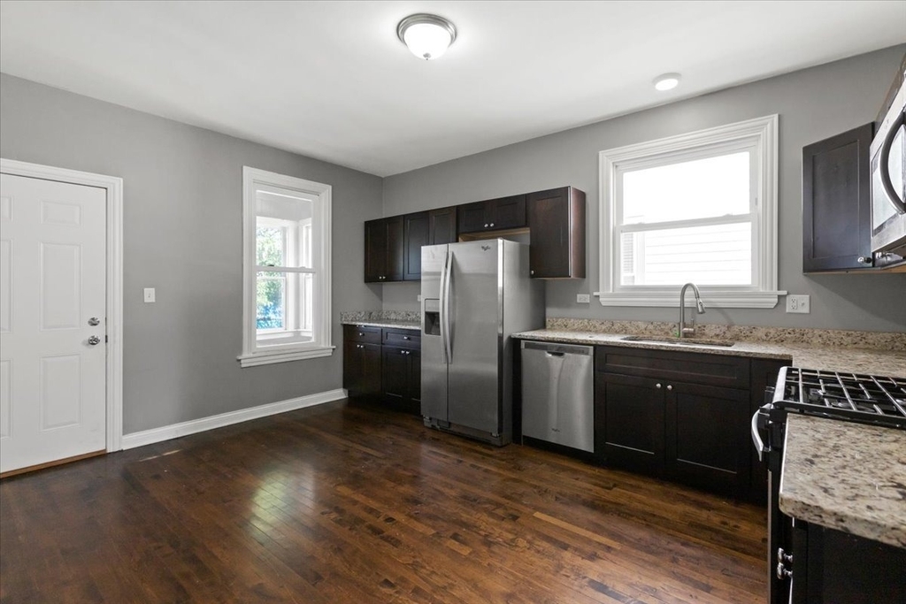 5344 W Eddy Street - Photo 2