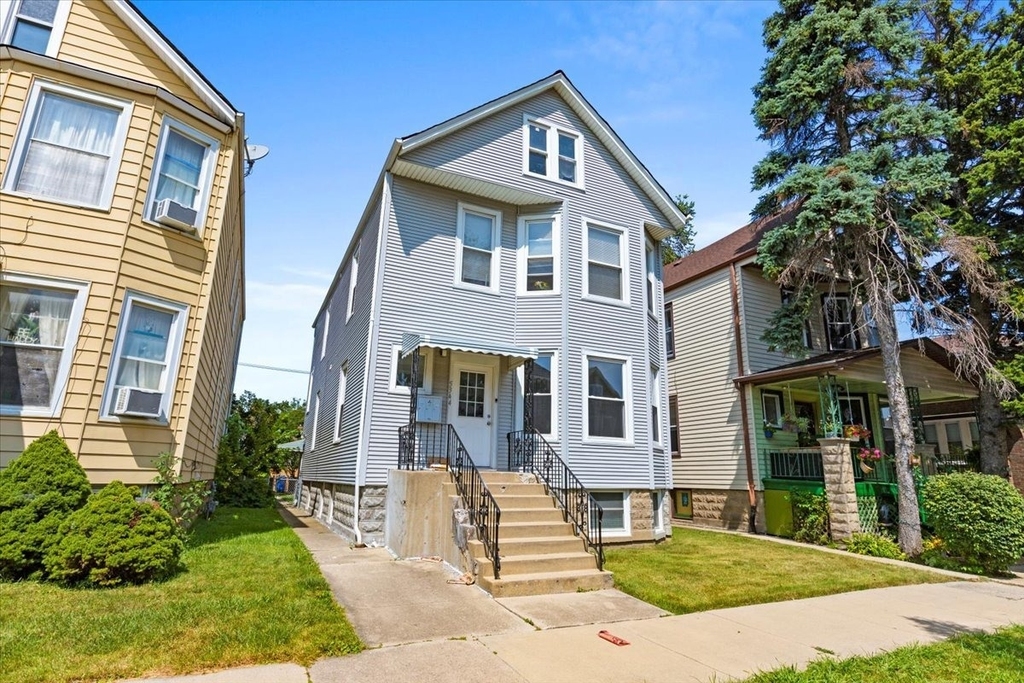 5344 W Eddy Street - Photo 0