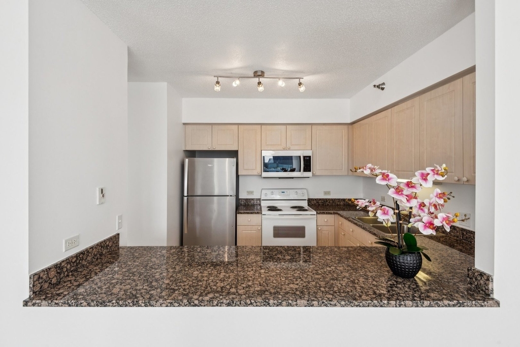 512 N Mcclurg Court - Photo 7