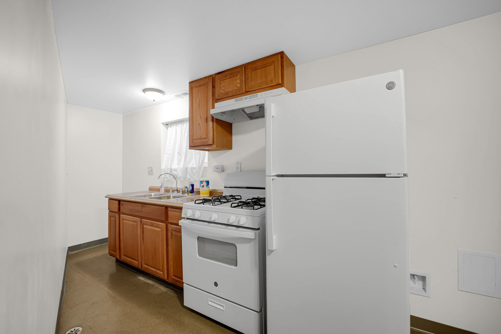 8233 S Langley Avenue - Photo 9