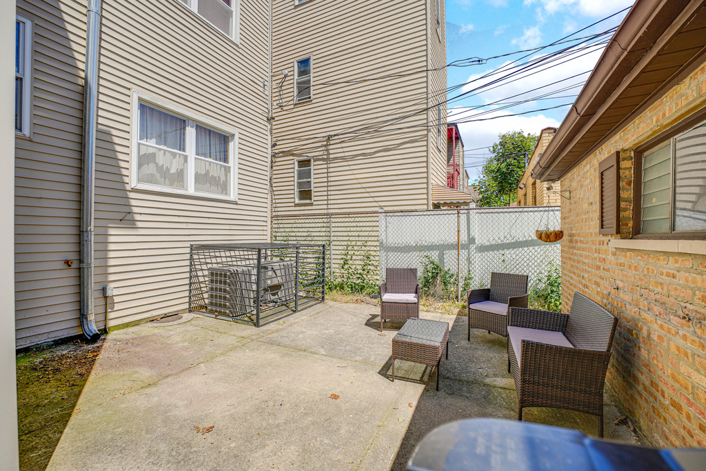 8233 S Langley Avenue - Photo 12