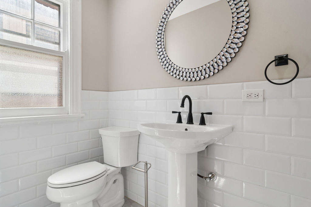 2247 W Estes Avenue - Photo 9