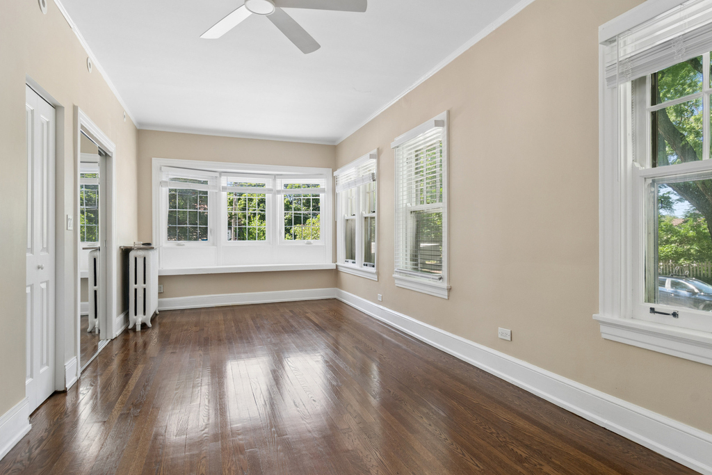 2247 W Estes Avenue - Photo 14