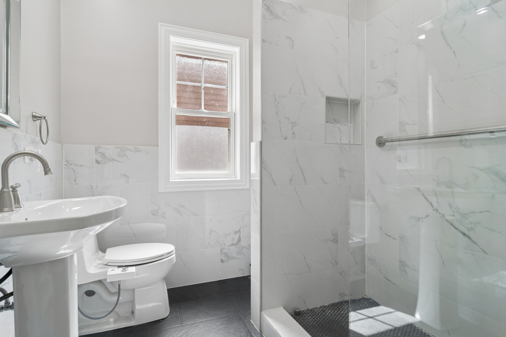 2247 W Estes Avenue - Photo 8