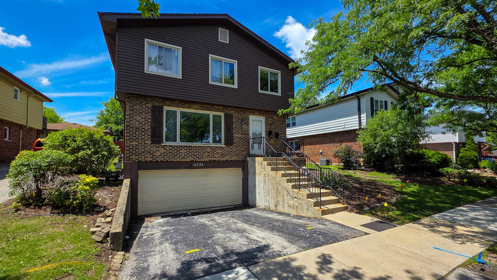 16724 Hillside Place - Photo 0