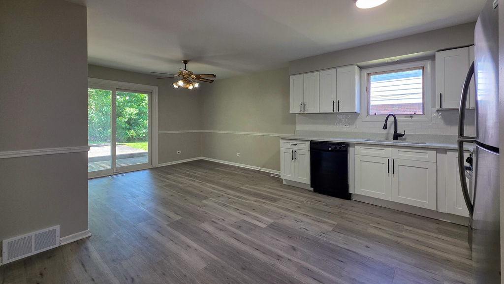 16724 Hillside Place - Photo 3