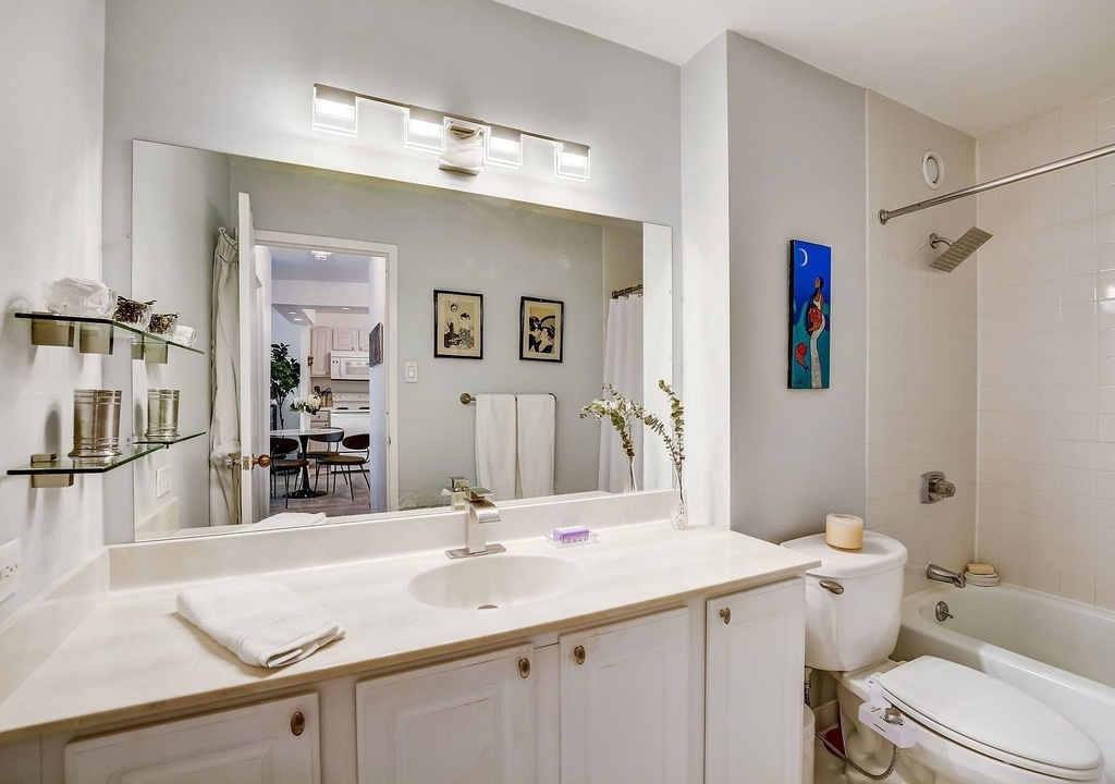 211 E Ohio Street - Photo 9