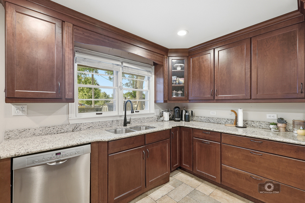 6456 W 175th Street - Photo 9