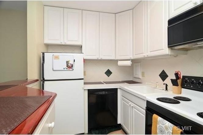 1419 N State Parkway - Photo 3