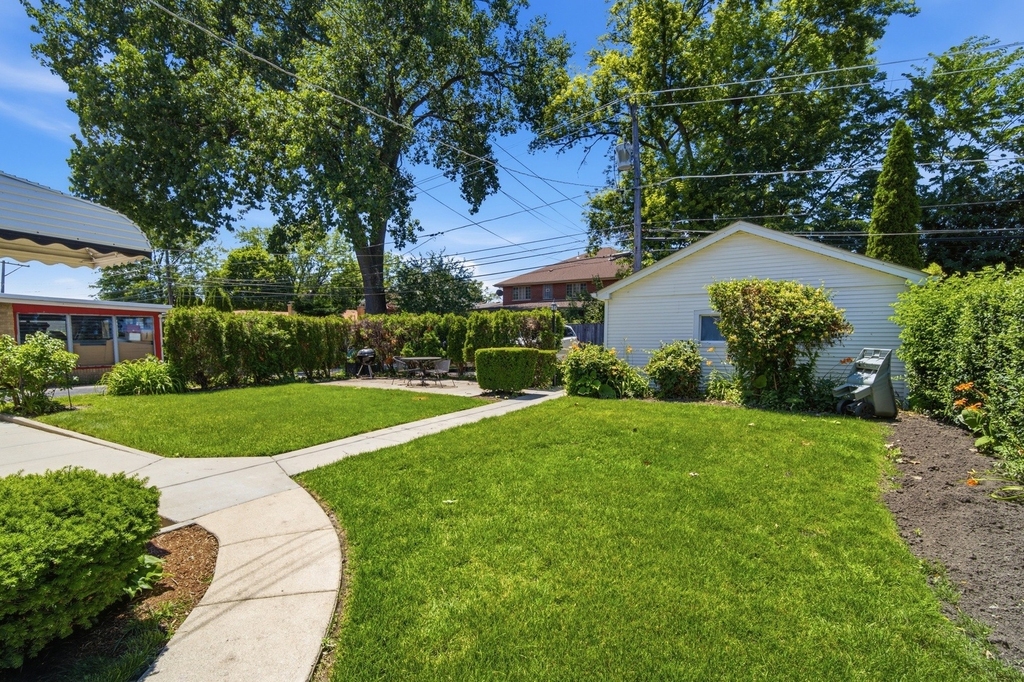 7314 N Crawford Avenue - Photo 18