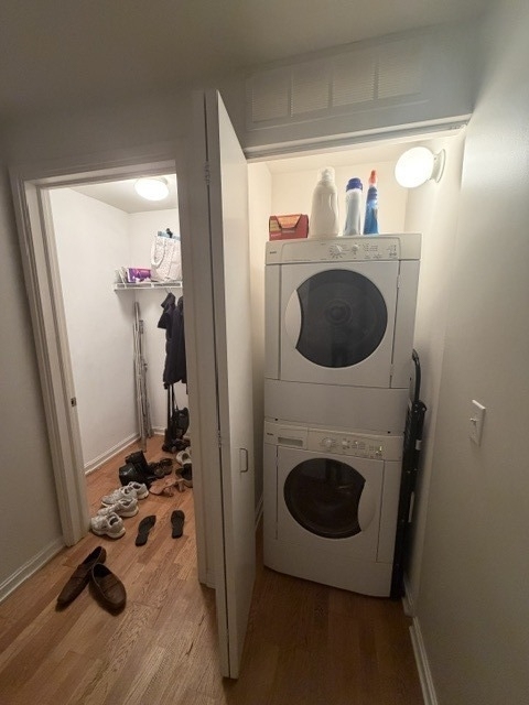 160 E Illinois Street - Photo 8