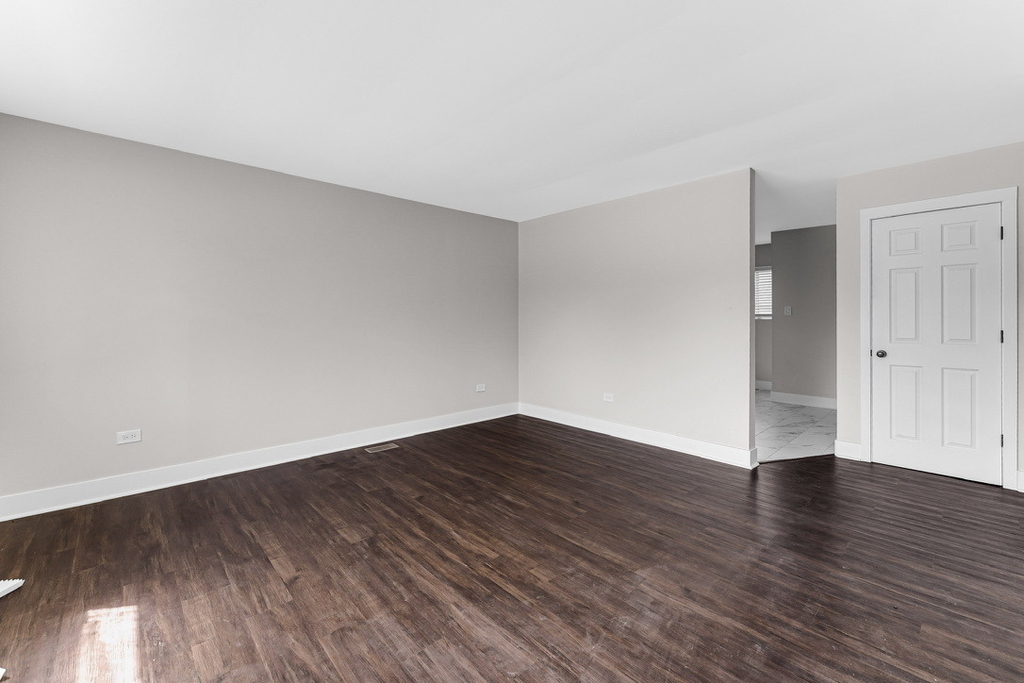 816 Mackinaw Avenue - Photo 4