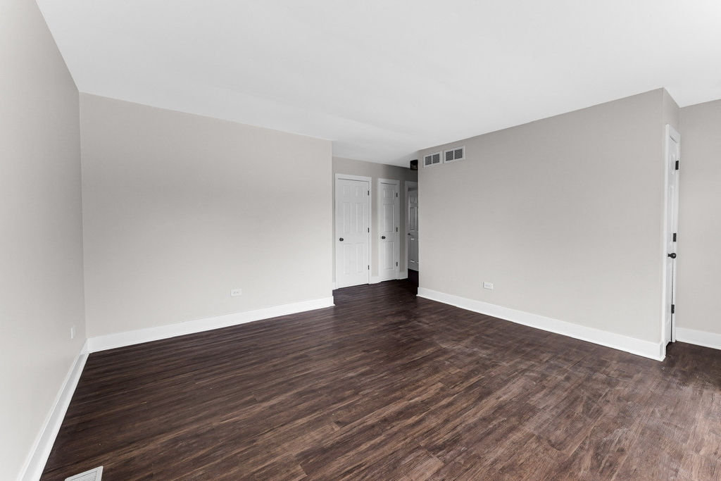 816 Mackinaw Avenue - Photo 3