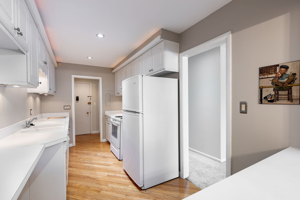 510 W Eastman Street - Photo 5