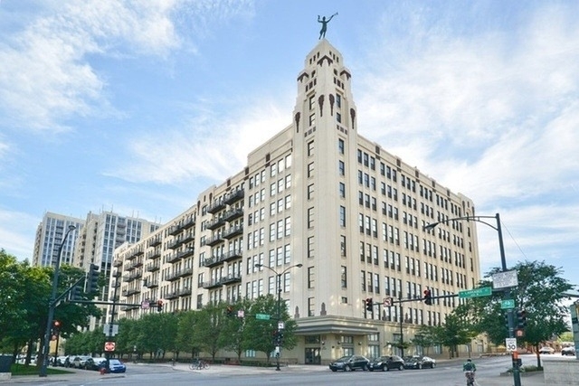 758 N Larrabee Street - Photo 0