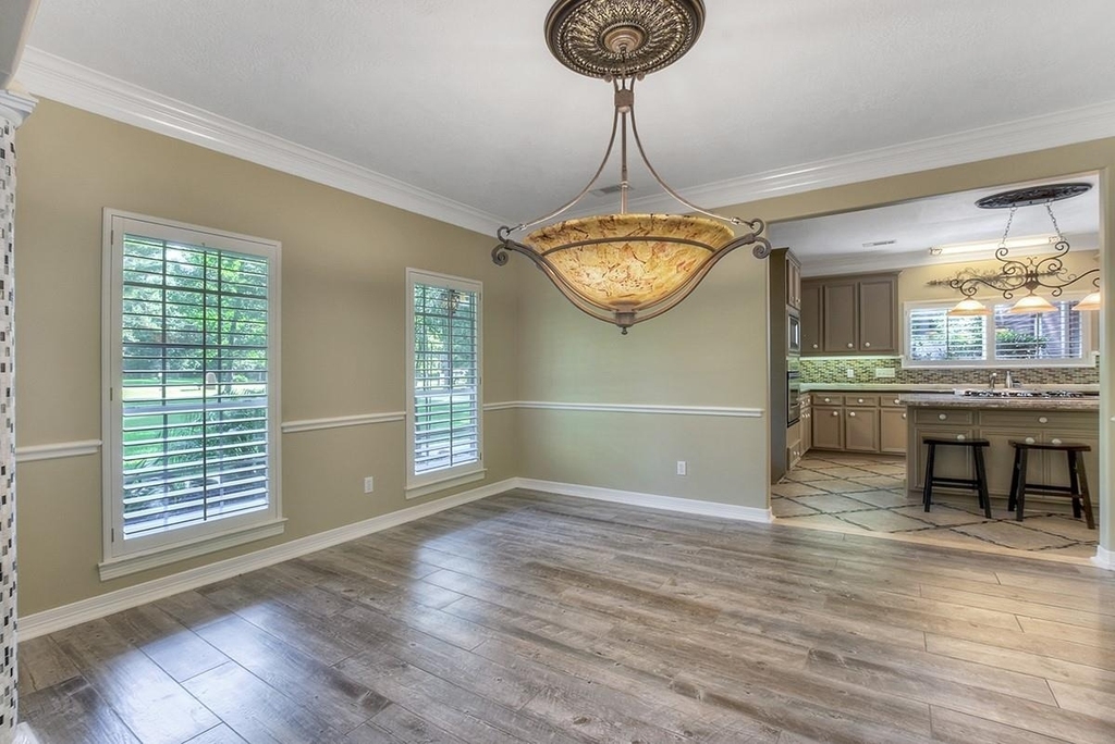 10819 Lake Windcrest - Photo 10
