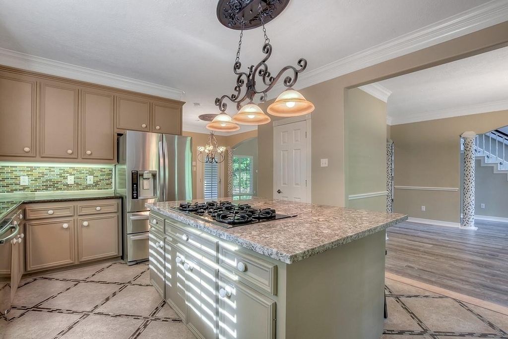 10819 Lake Windcrest - Photo 14