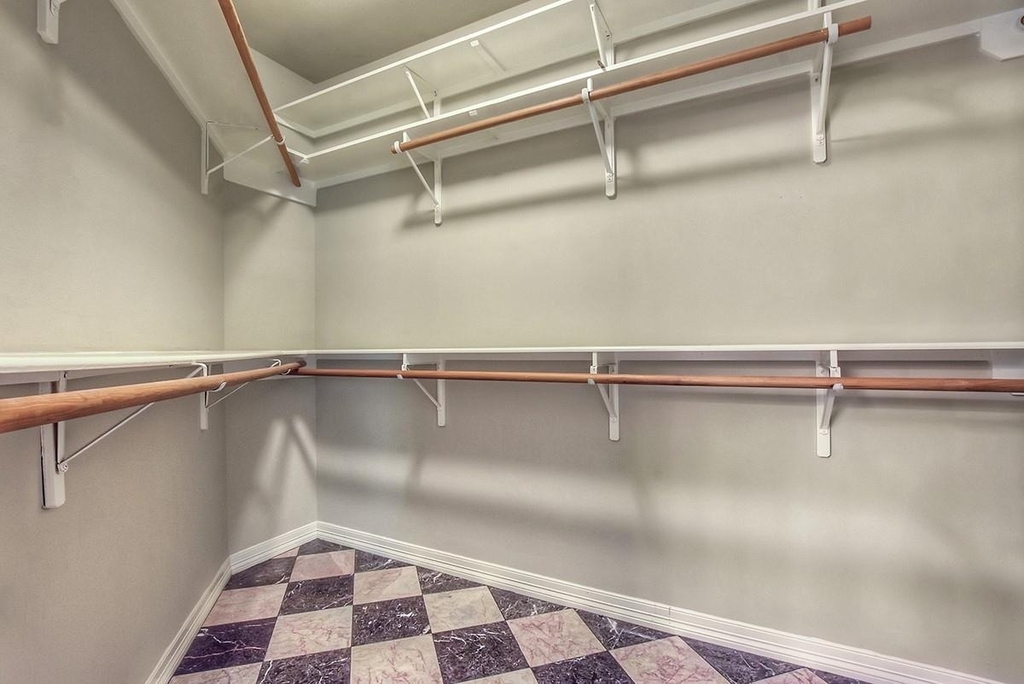 10819 Lake Windcrest - Photo 30