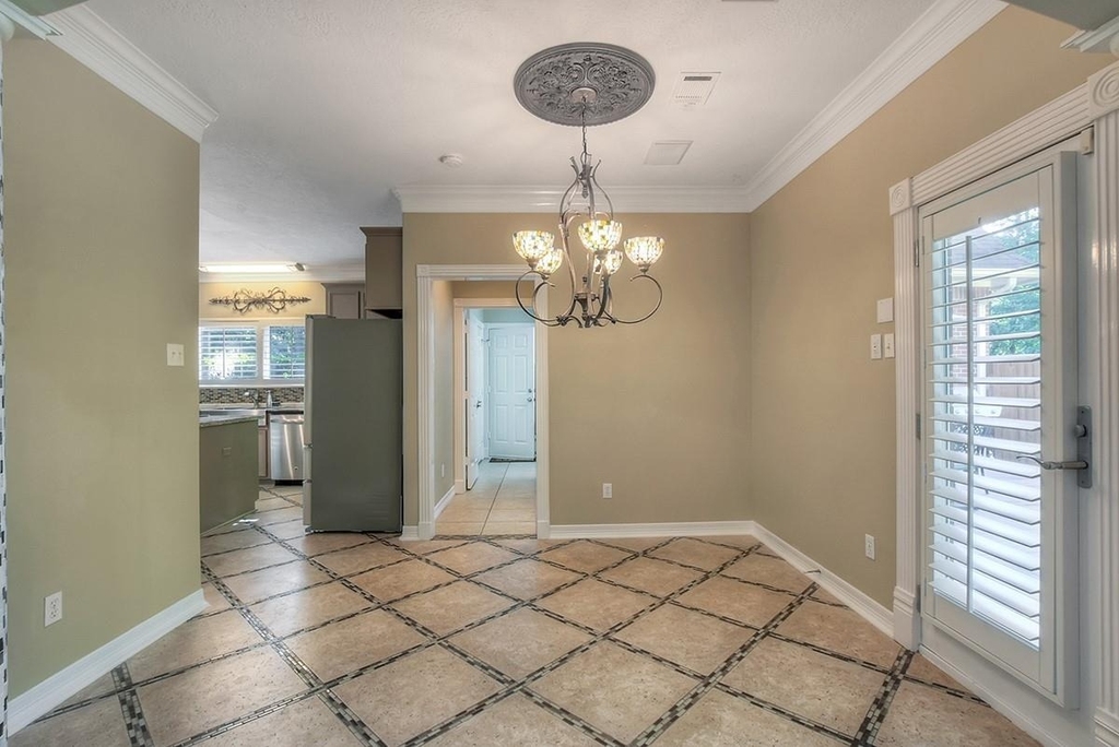 10819 Lake Windcrest - Photo 17