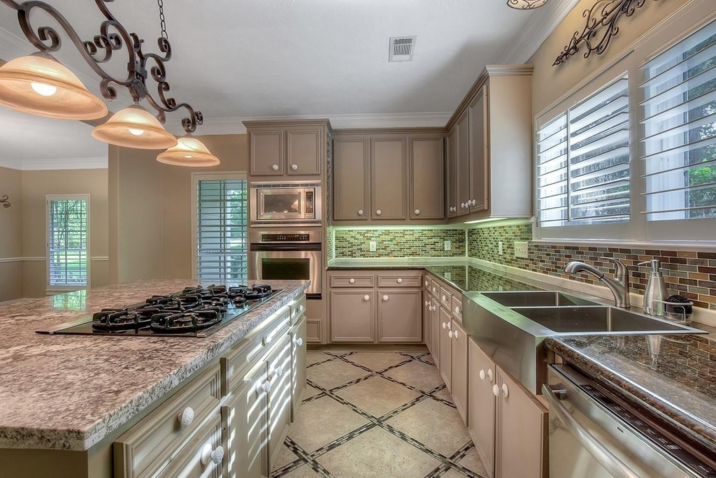10819 Lake Windcrest - Photo 13