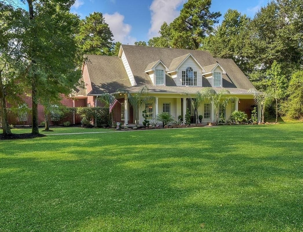 10819 Lake Windcrest - Photo 1