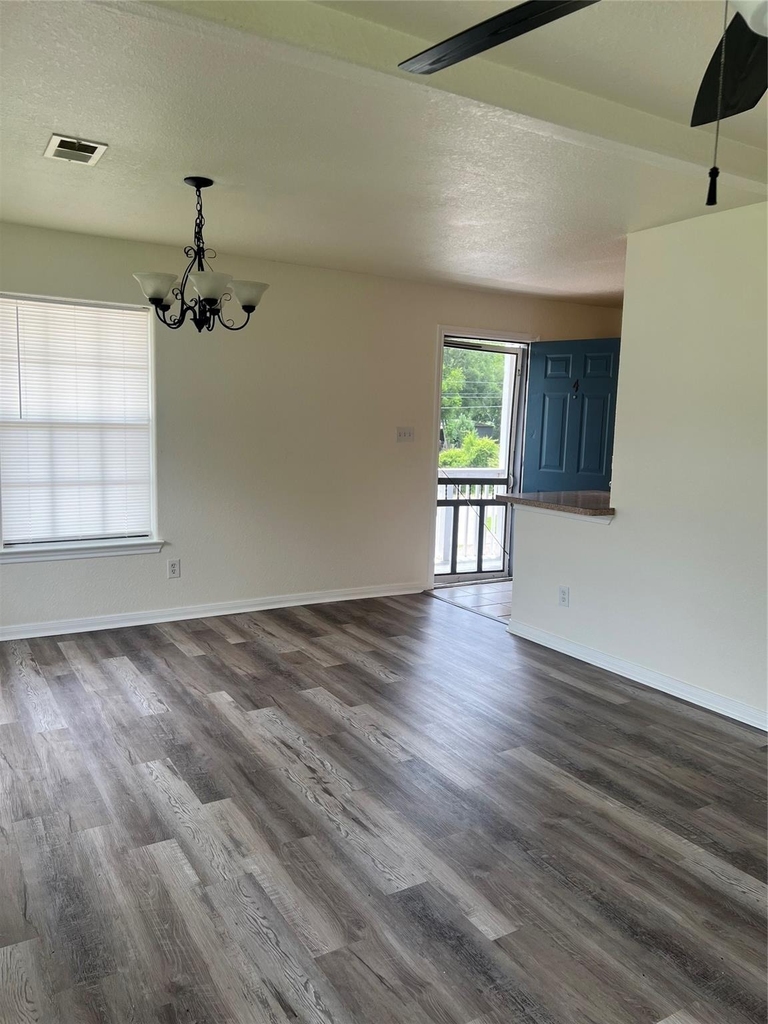 827 Algoa Friendswood Road - Photo 0