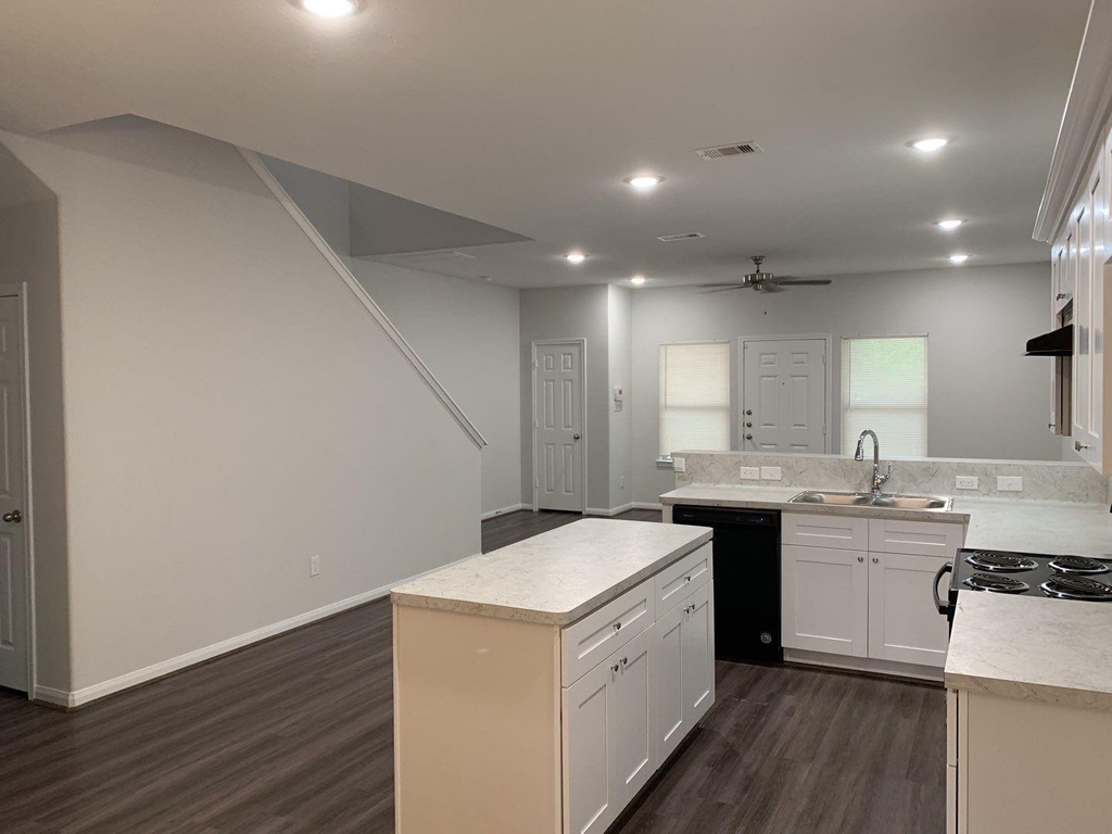 8102 Caddo - Photo 3