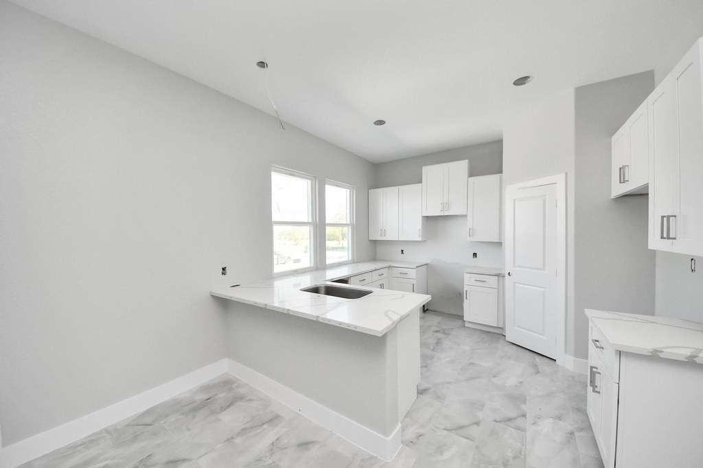 7160 Rook Boulevard - Photo 10